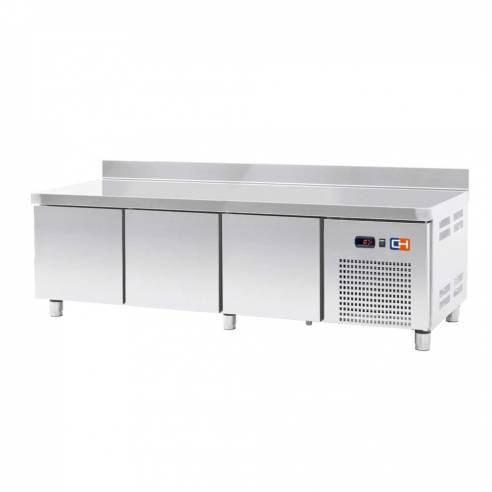 Mesa Baja GN/1 Refrigerada 3 puertas Fondo 700 de 1792 x700 x600h mm CORDOBA TRCHB-180