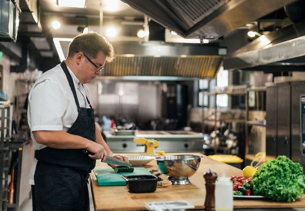 Estaciones de trabajo en cocinas profesionales: Claves para tener una cocina eficiente y funcional